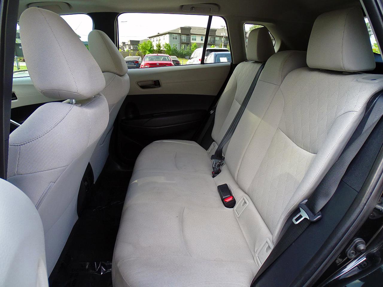 Used 2024 Toyota Corolla Cross LE w/ Moonroof Package FWD image 30