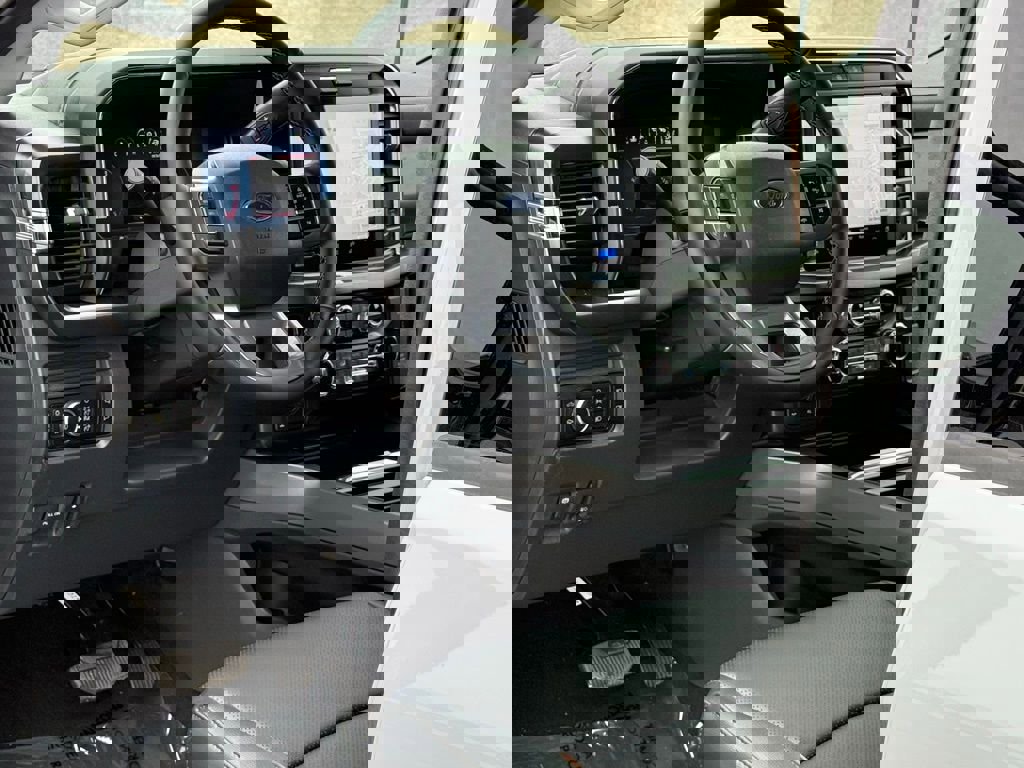 New 2026 Ford F250 Lariat w/ Black Appearance Package image 6