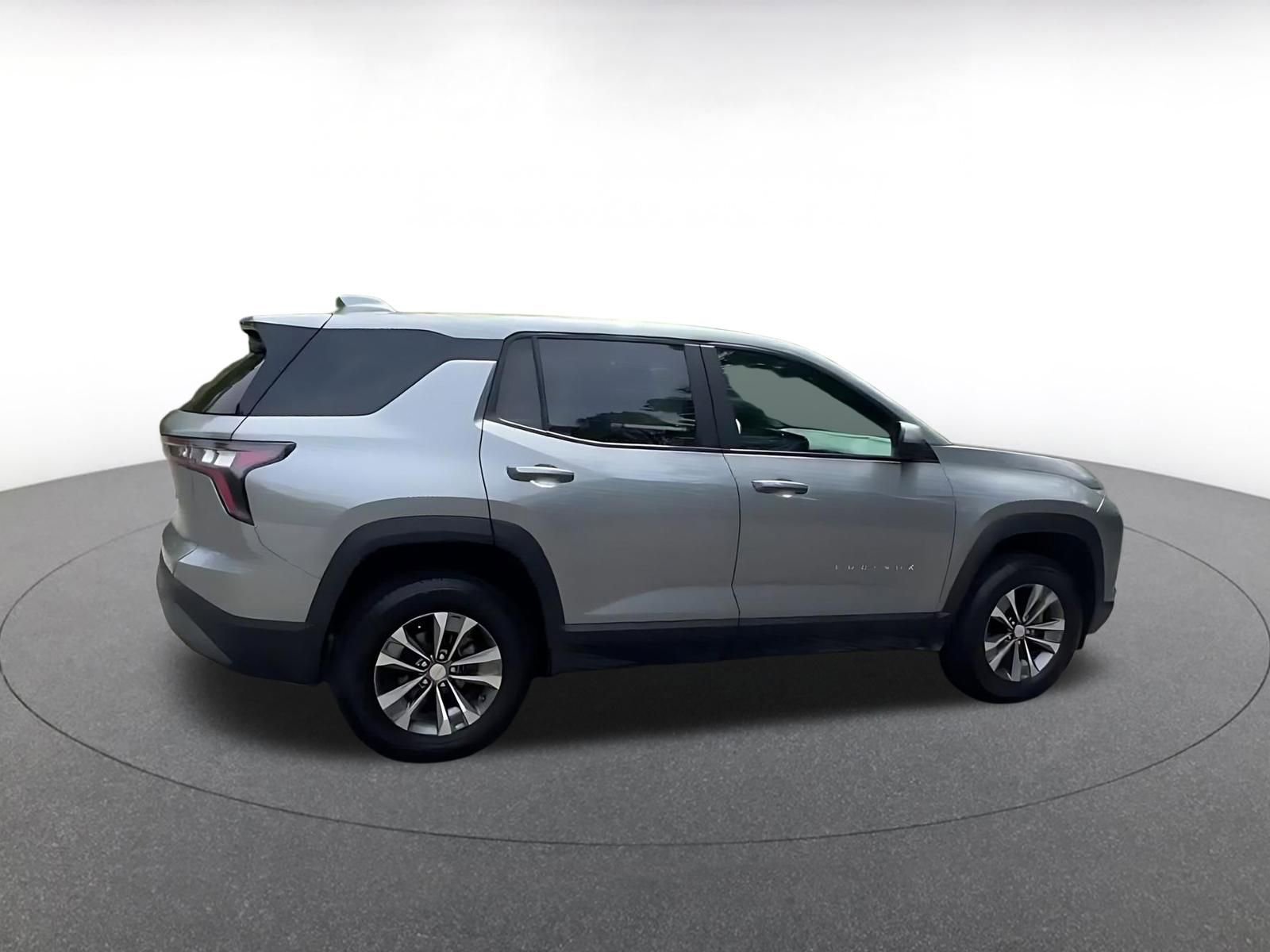 Used 2025 Chevrolet Equinox LT image 11