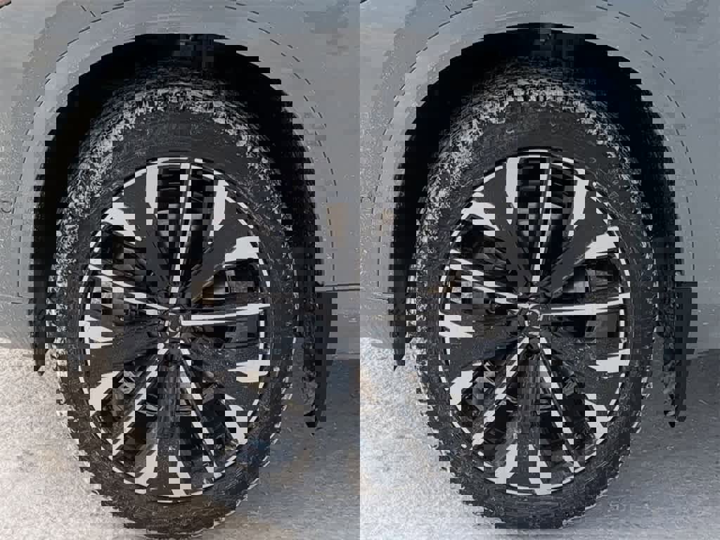 New 2026 Volvo XC90 B6 Plus w/ Protection Package Premier image 13