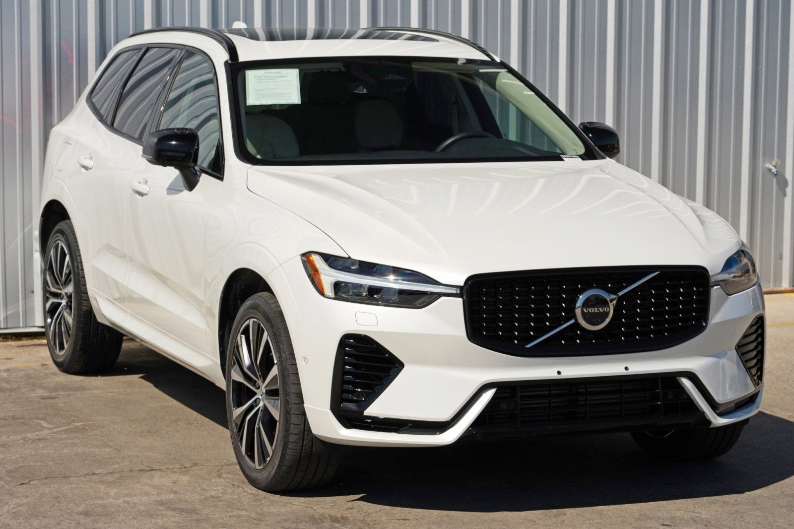 Used 2023 Volvo XC60 T8 Plus w/ Climate Package AWD/4WD image 54