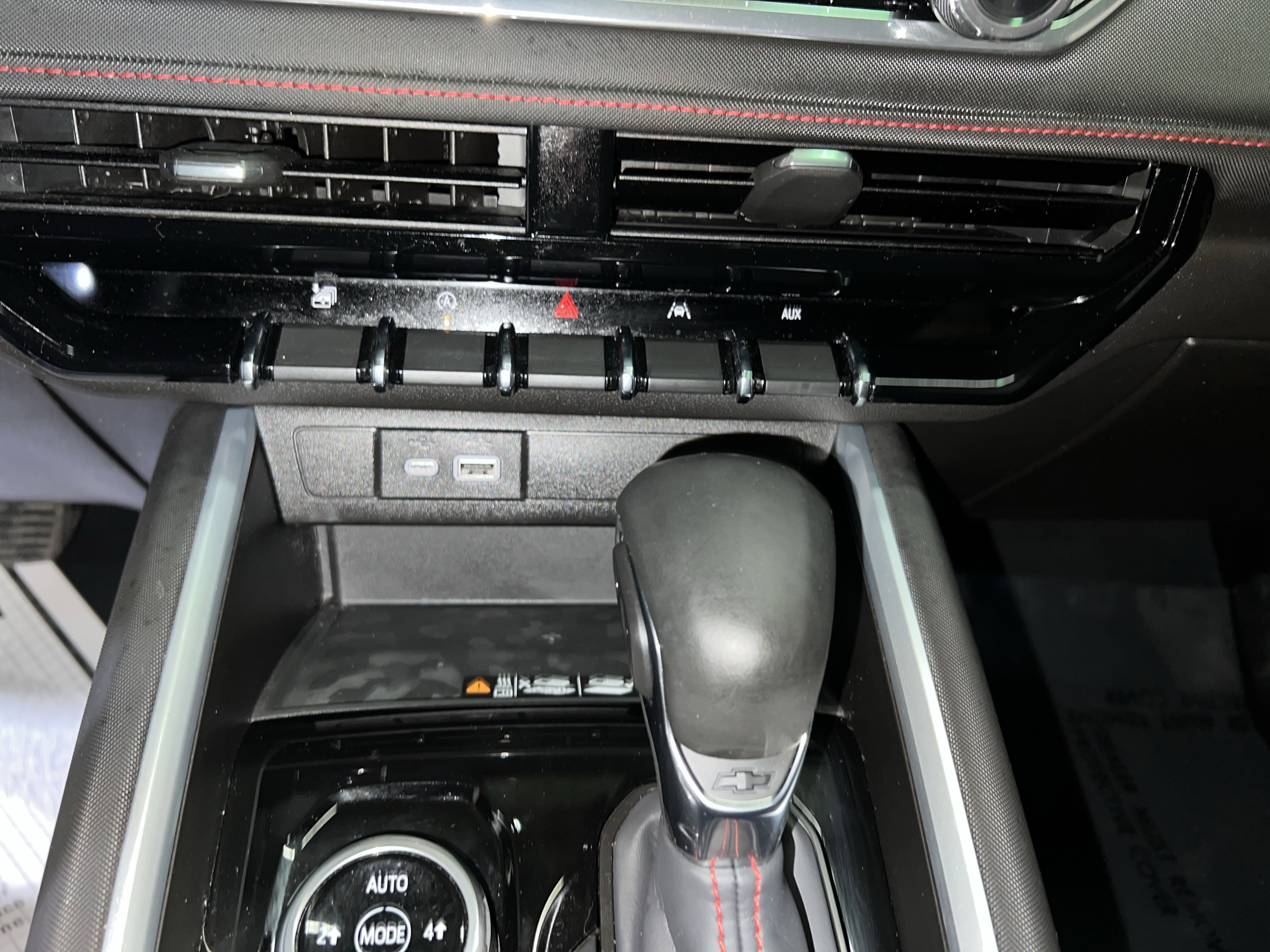 Used 2024 Chevrolet Colorado Z71 w/ Z71 Convenience Package 2 image 21