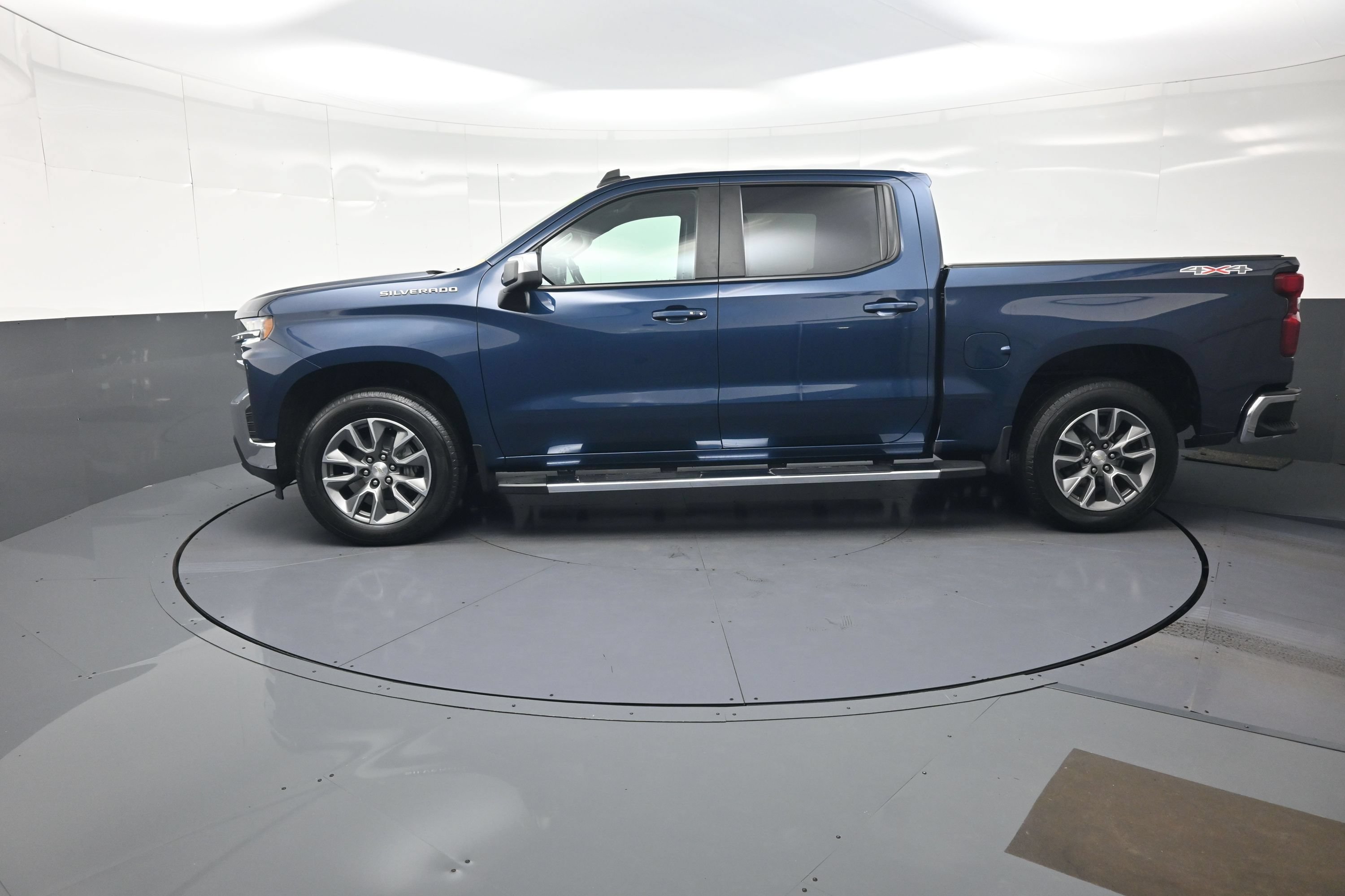 Used 2021 Chevrolet Silverado 1500 LT AWD/4WD image 6