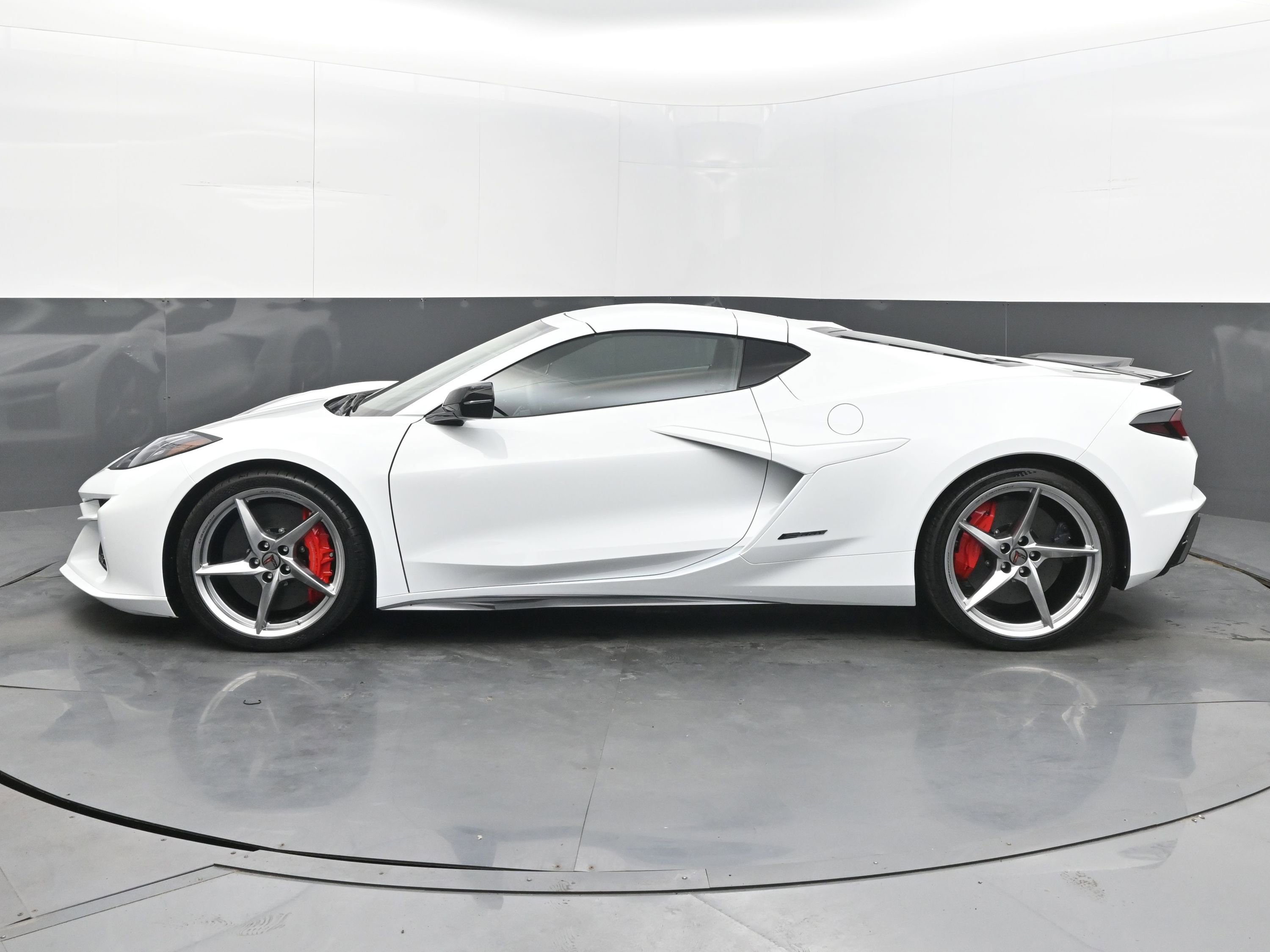 New 2025 Chevrolet Corvette E-Ray image 10