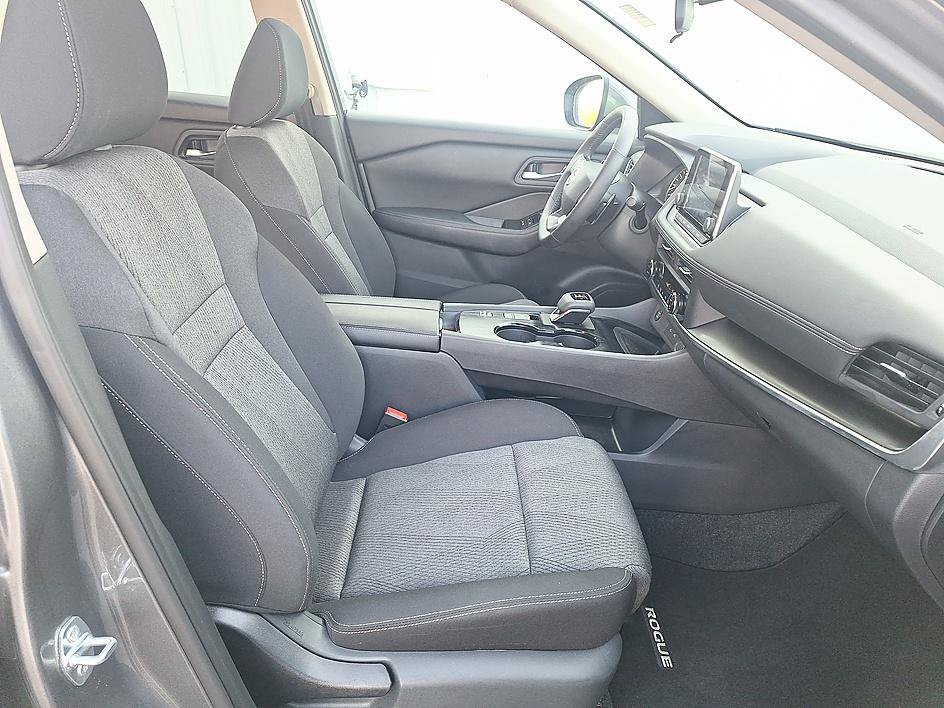 Certified 2026 Nissan Rogue SV FWD image 21