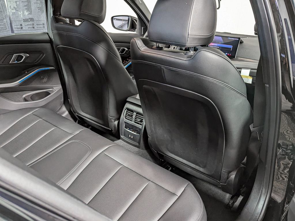 Used 2025 BMW 330i xDrive Sedan w/ M Sport Package image 36