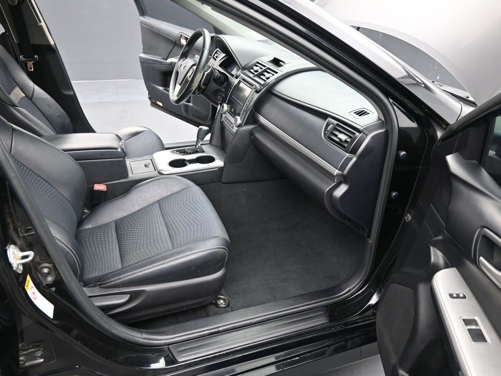 Used 2013 Toyota Camry SE image 23