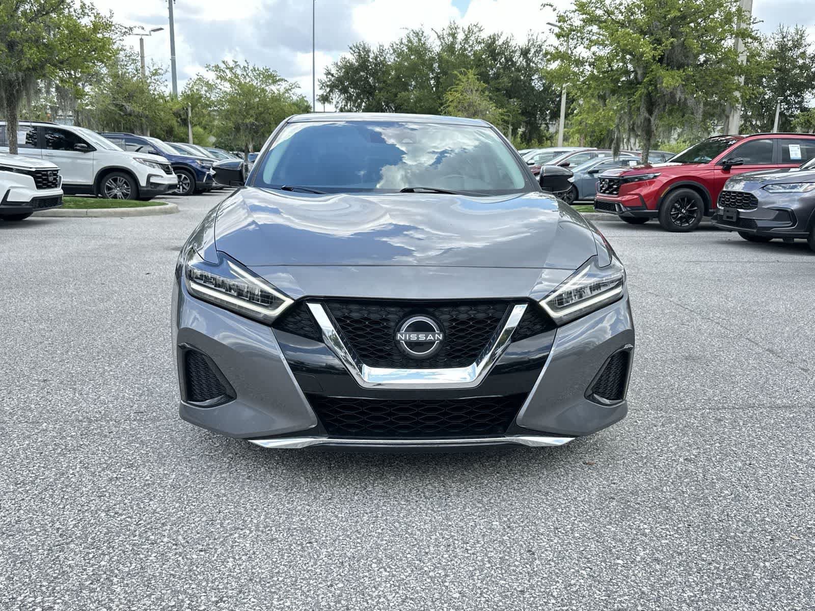Used 2023 Nissan Maxima SV w/ Floor Mat Group FWD image 9