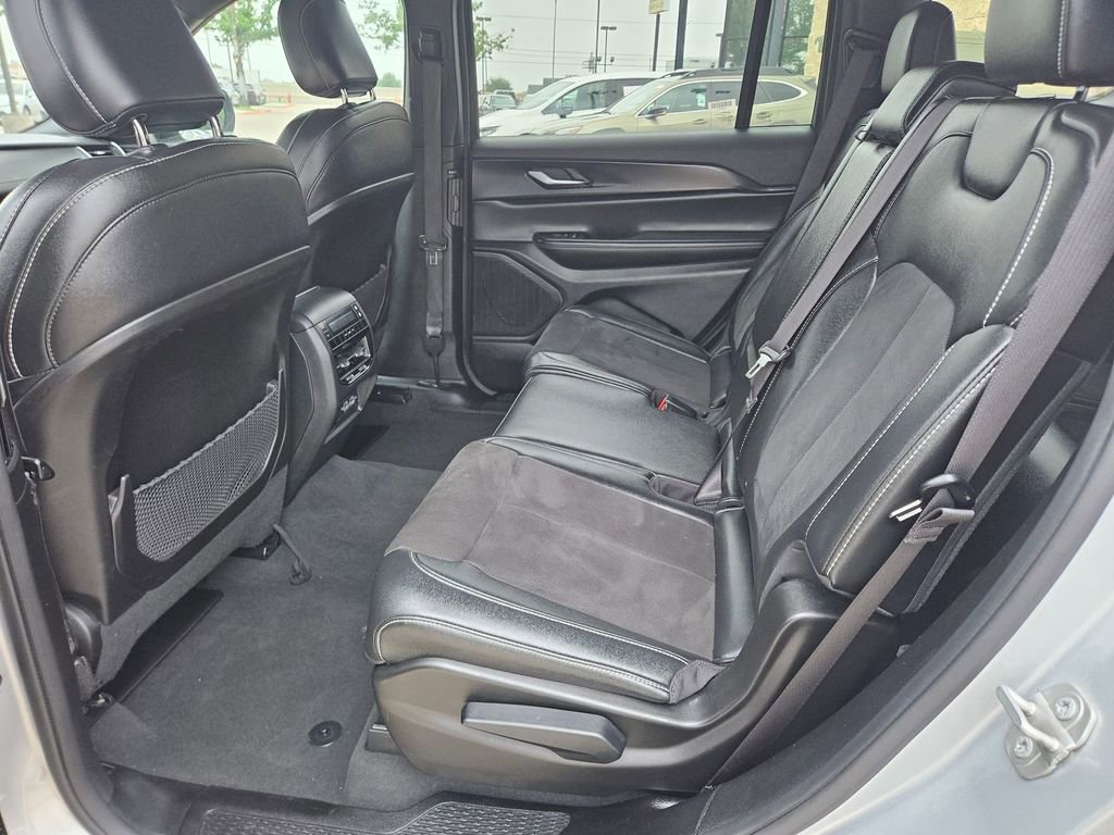 Used 2024 Jeep Grand Cherokee L Laredo AWD/4WD image 27