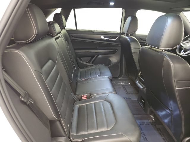 Used 2024 Volkswagen Atlas Cross Sport SEL R-Line AWD/4WD image 34