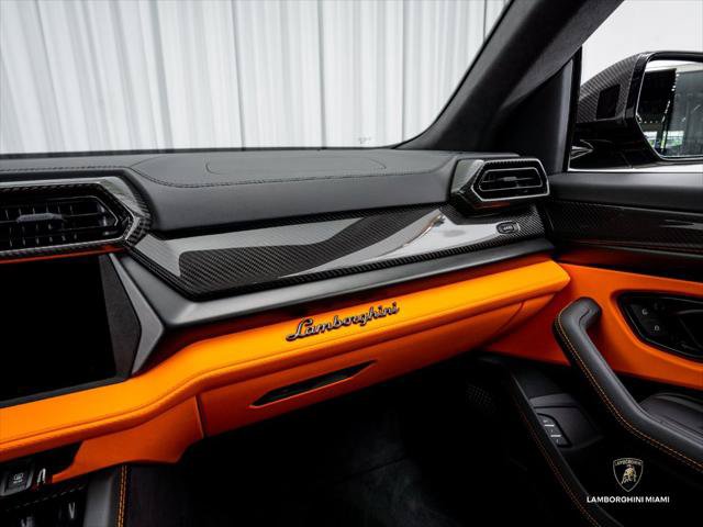 Used 2026 Lamborghini Urus SE AWD/4WD image 33