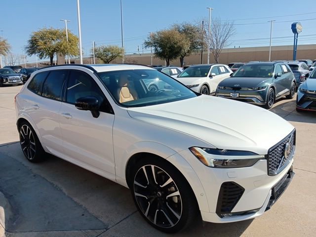 Used 2024 Volvo XC60 B5 Ultimate w/ Protection Package Premier image 6