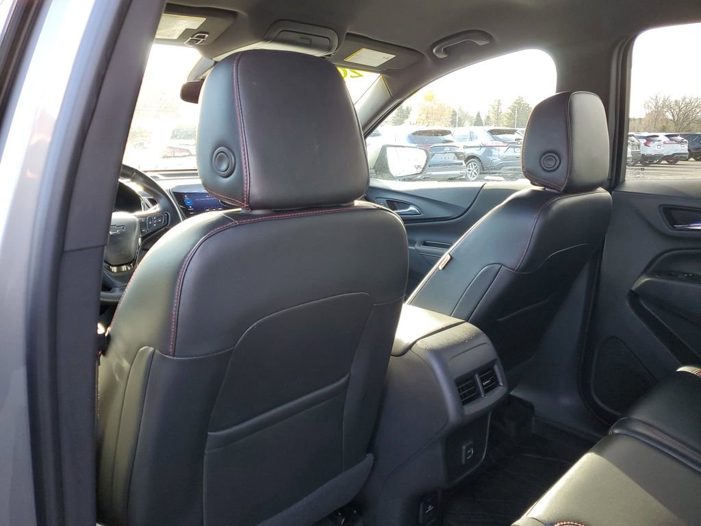 Used 2023 Chevrolet Equinox RS w/ RS Leather Package image 31