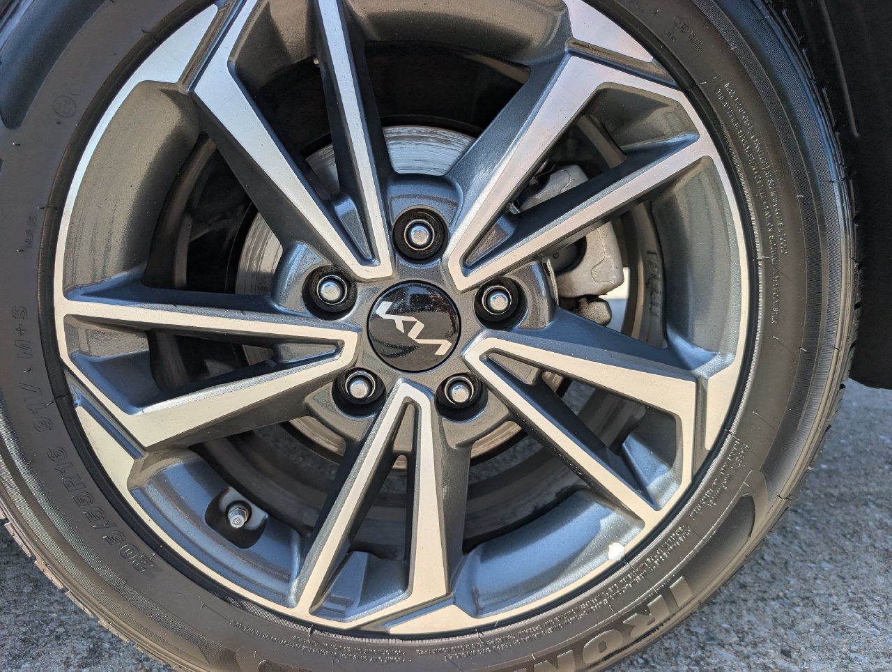 Used 2024 Kia Forte LXS FWD image 7