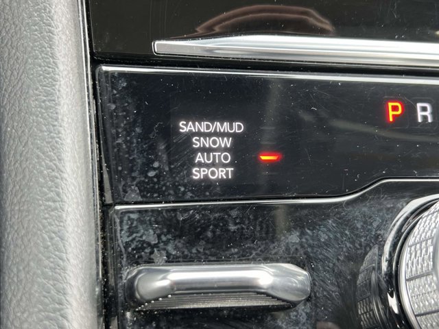 Certified 2023 Jeep Grand Cherokee Limited w/ Luxury Tech Group II image 30