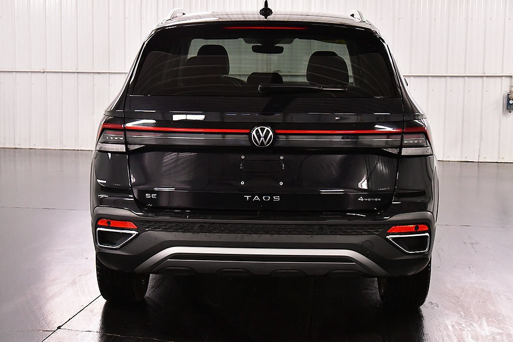 Used 2026 Volkswagen Taos SE AWD/4WD image 6