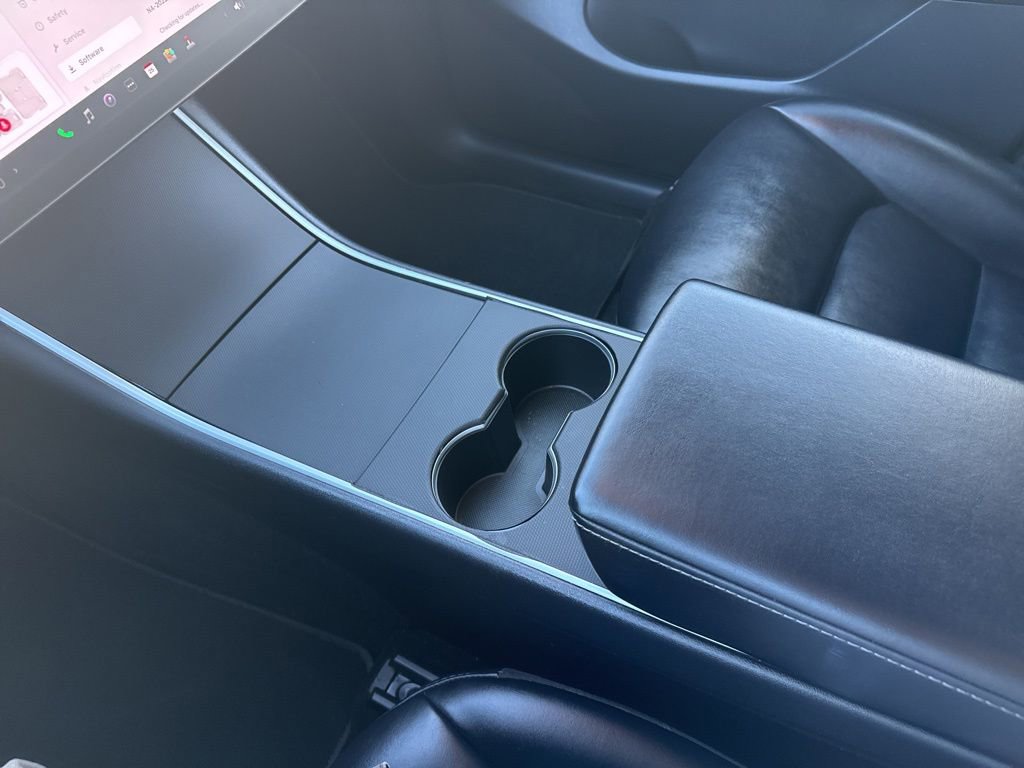 Used 2020 Tesla Model Y Long Range image 18