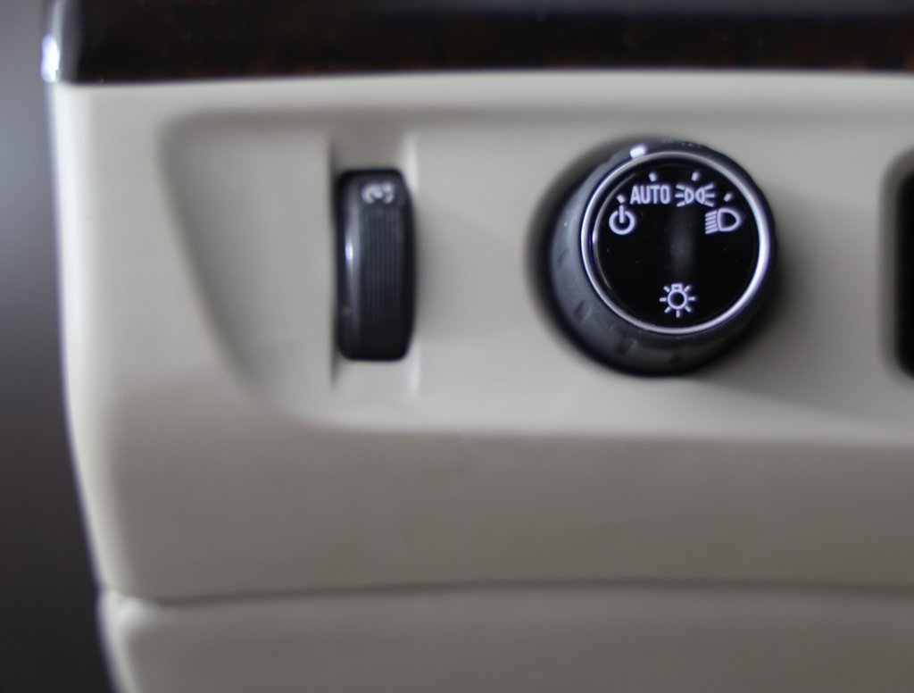 Used 2016 Cadillac Escalade Luxury image 17