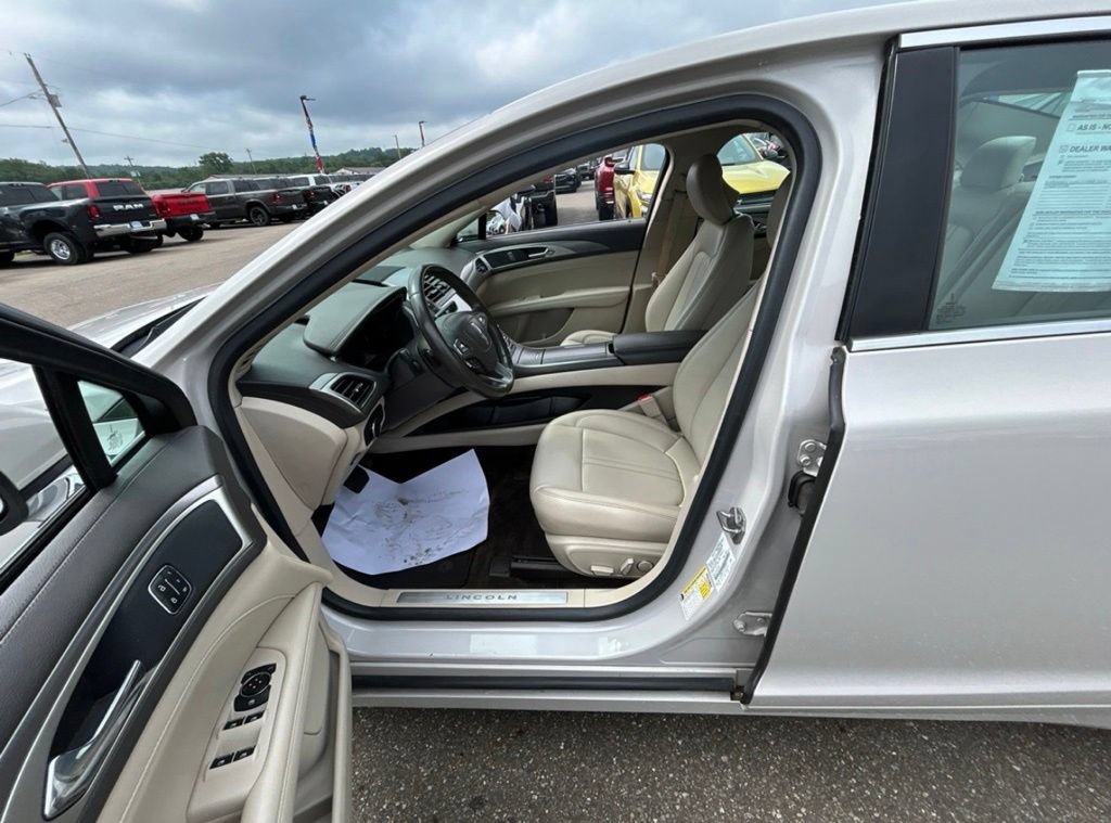 Used 2019 Lincoln MKZ Premiere FWD image 9