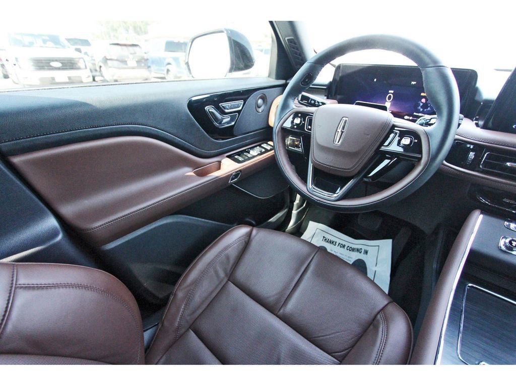 Used 2025 Lincoln Aviator Reserve w/ Jet Appearance Package RWD image 10