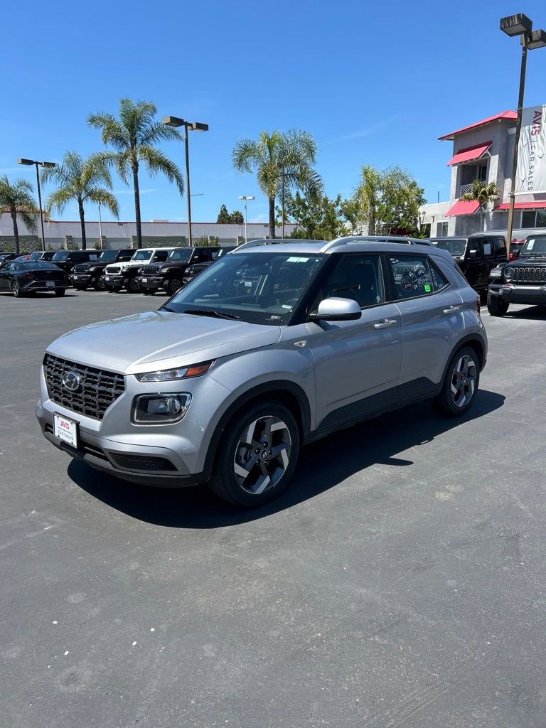 Used 2025 Hyundai Venue SEL