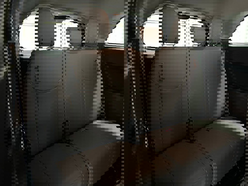 Used 2025 Toyota Sienna XLE image 59