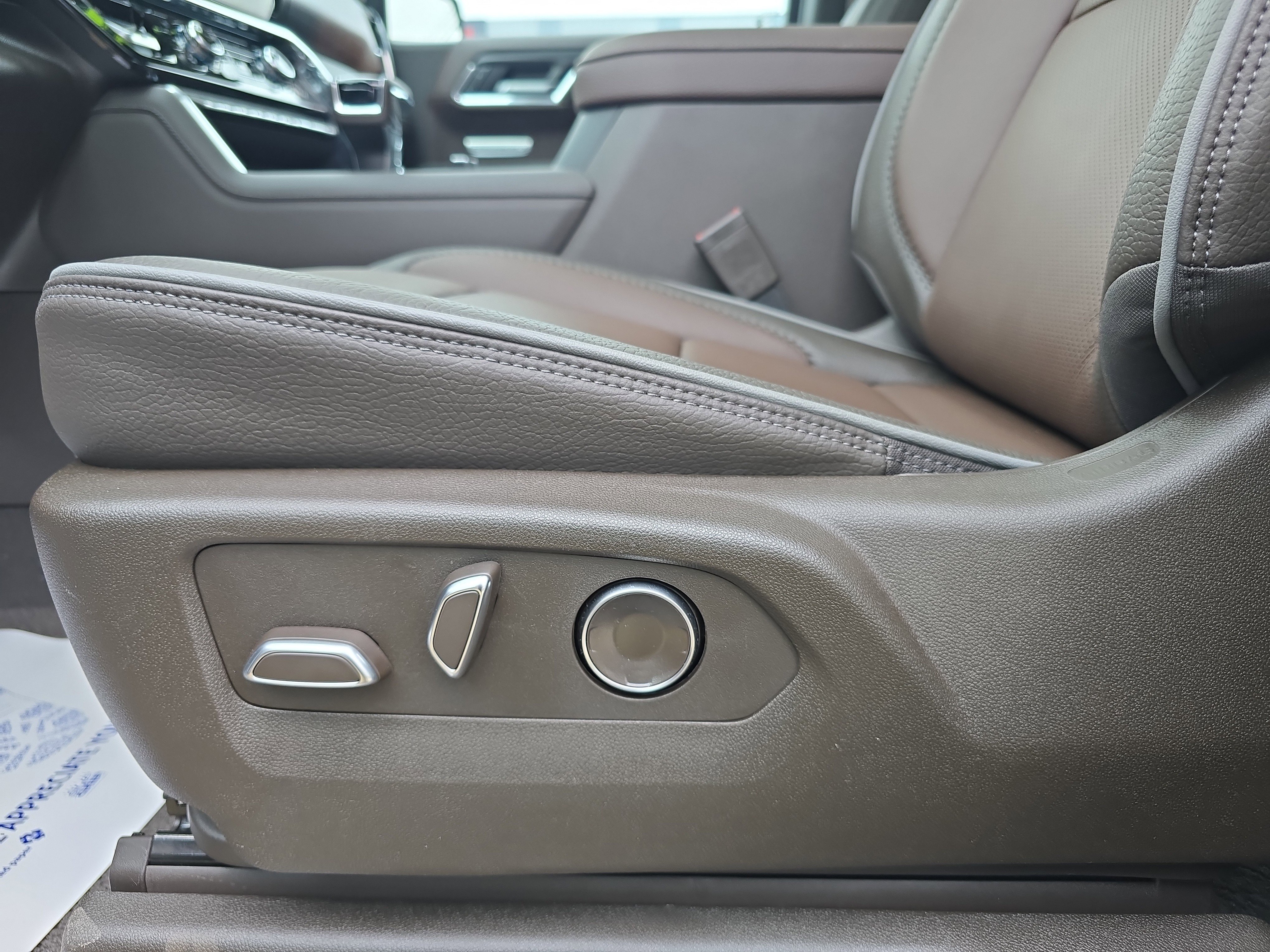 New 2026 GMC Sierra 1500 Denali w/ Denali Reserve Package image 14