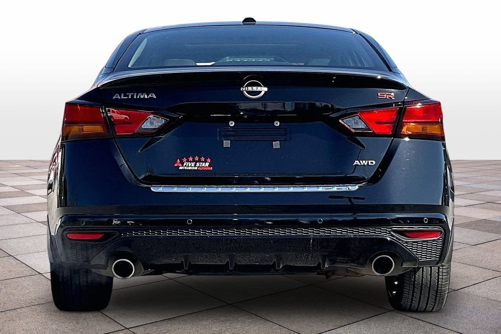Used 2023 Nissan Altima 2.5 SR w/ SR Premium Package AWD/4WD image 4