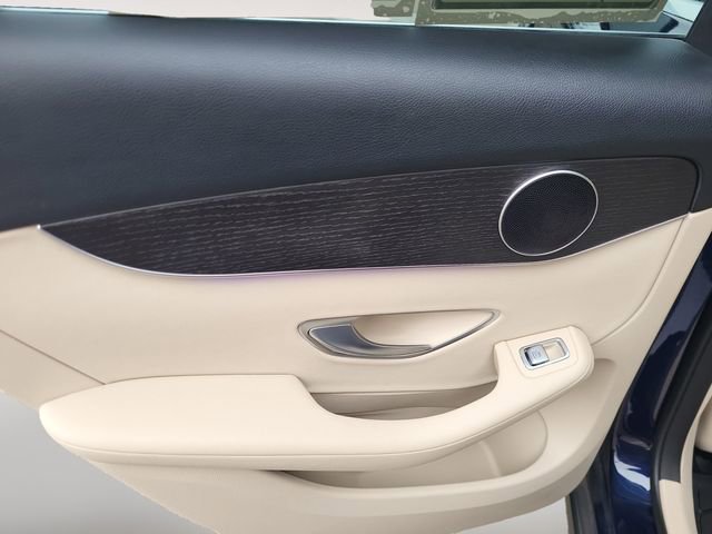 Used 2022 Mercedes-Benz GLC 300 4MATIC image 21