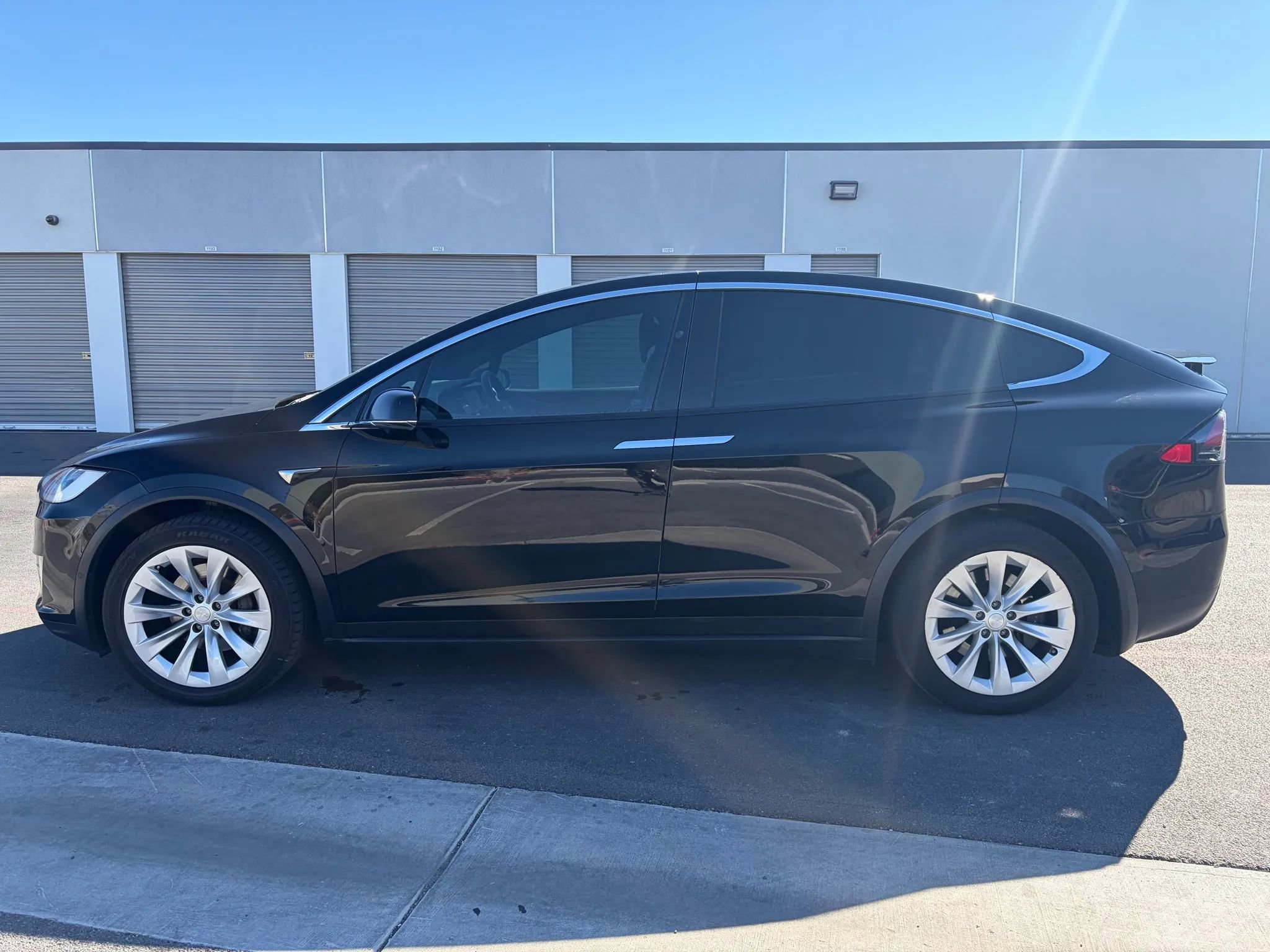 Used 2019 Tesla Model X 75D image 5