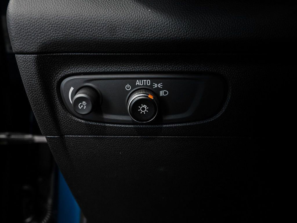 Used 2023 Buick Envision Essence image 21