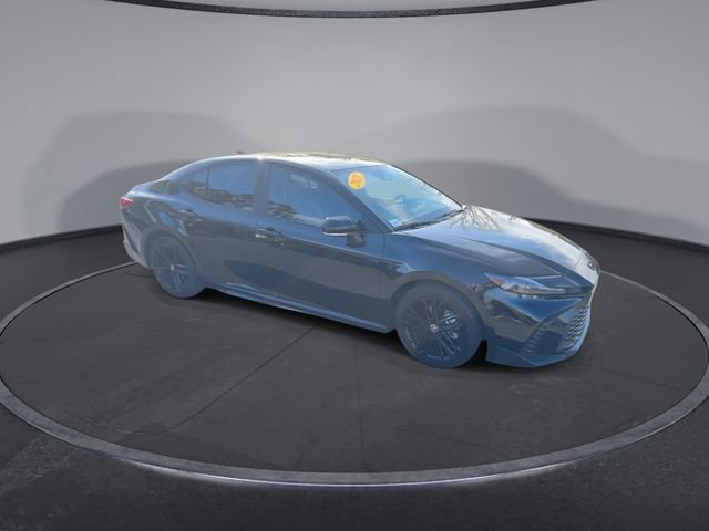Used 2025 Toyota Camry SE w/ Convenience Package image 18