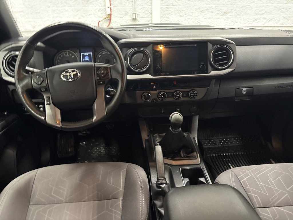 Used 2017 Toyota Tacoma TRD Sport w/ Tow Package image 12