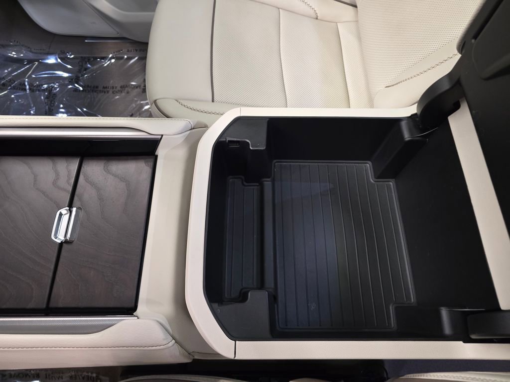 Used 2022 GMC Yukon XL Denali image 28