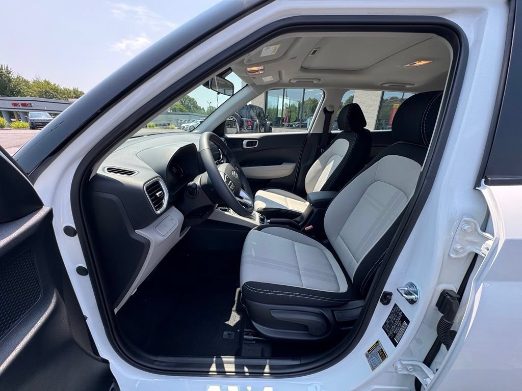 Certified 2026 Hyundai Venue SEL FWD image 34
