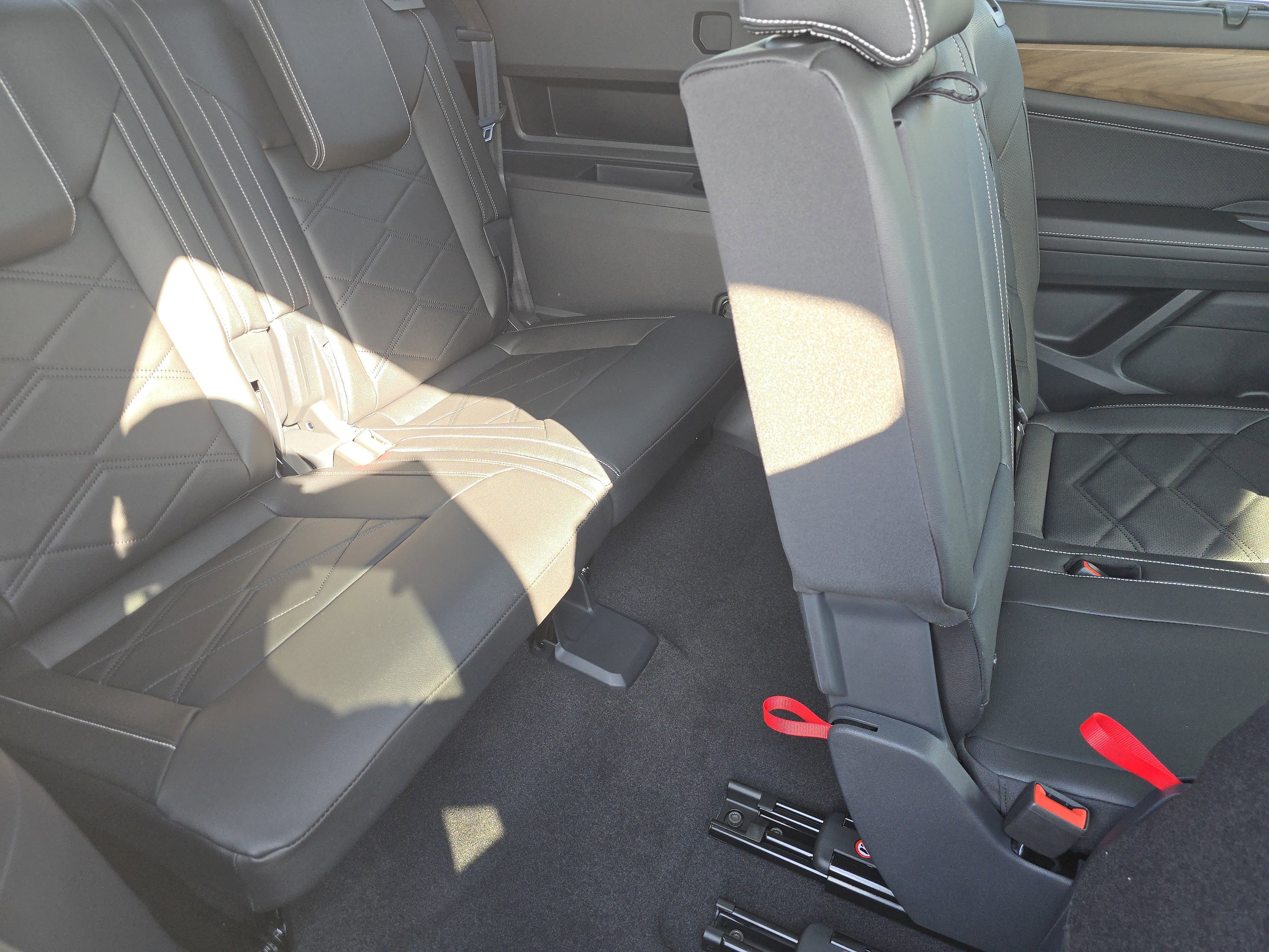 New 2026 Volkswagen Atlas SE image 16