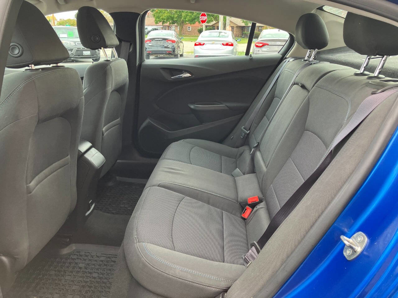 Used 2017 Chevrolet Cruze LT w/ Convenience Package image 12