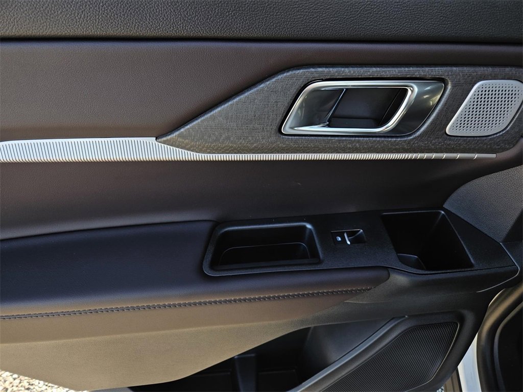 New 2026 Ford Explorer Platinum image 8