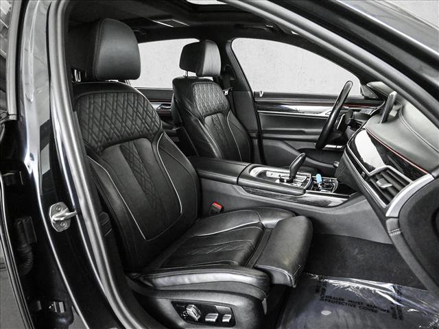 Used 2018 BMW 750i xDrive image 21