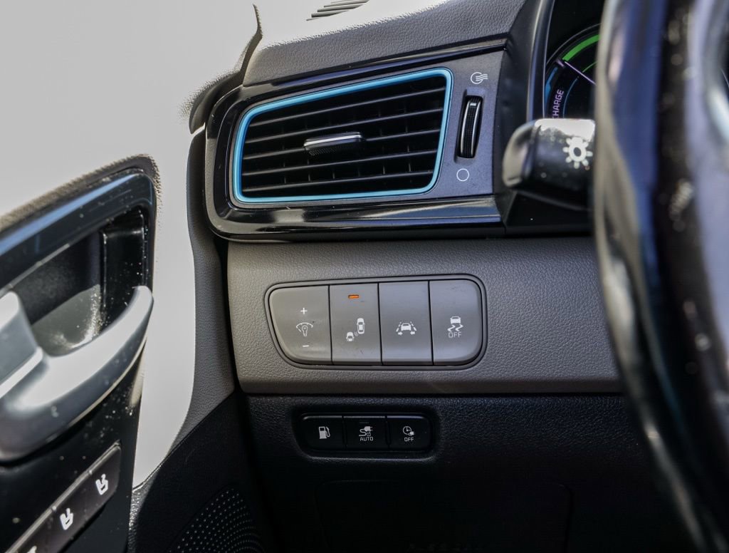 Used 2018 Kia Niro EX Premium FWD image 31