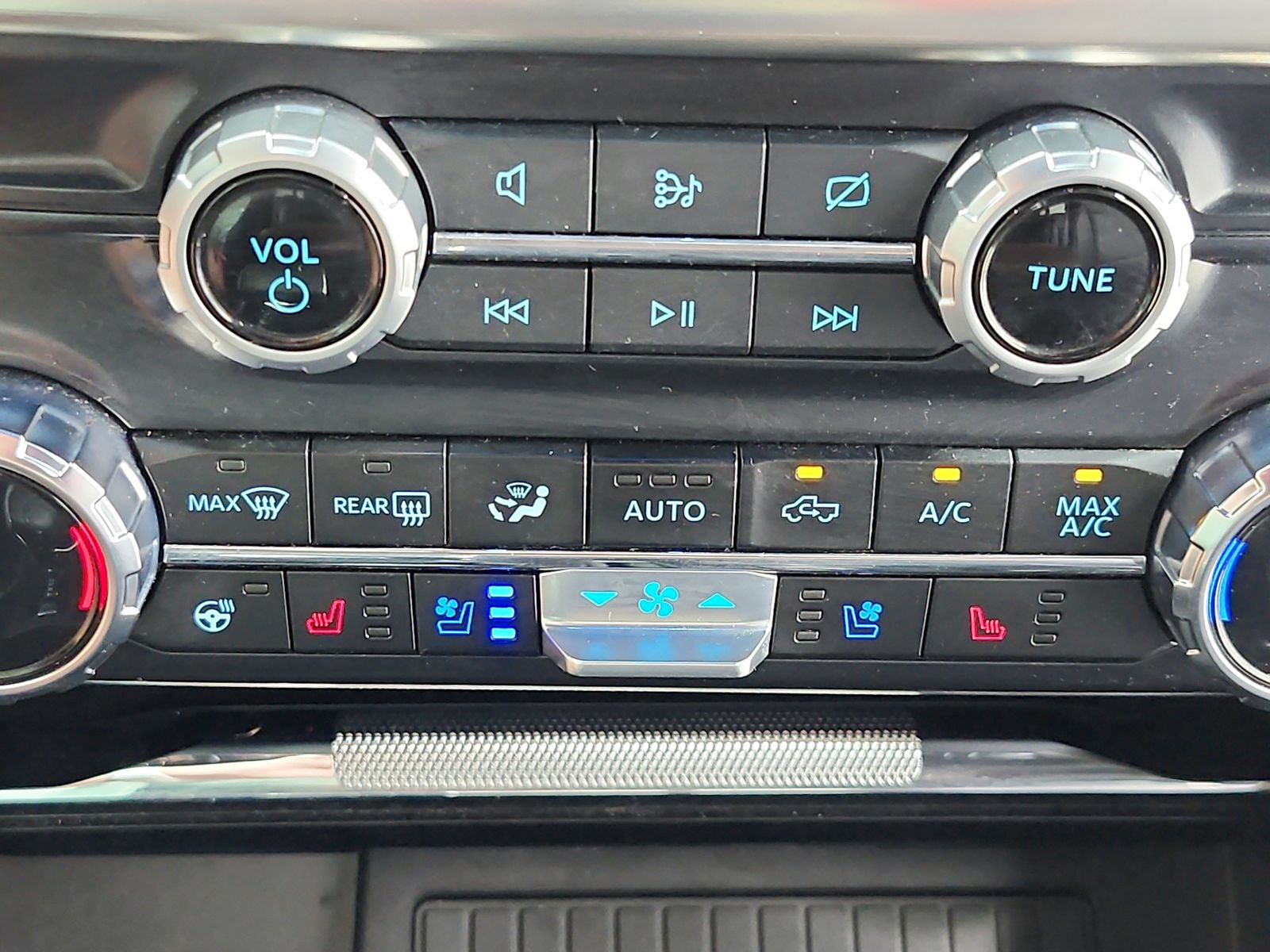 Used 2023 Ford F150 Lariat w/ Equipment Group 502A High AWD/4WD image 36