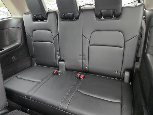 Certified 2024 Nissan Pathfinder SL w/ Black Appearance Package image 22