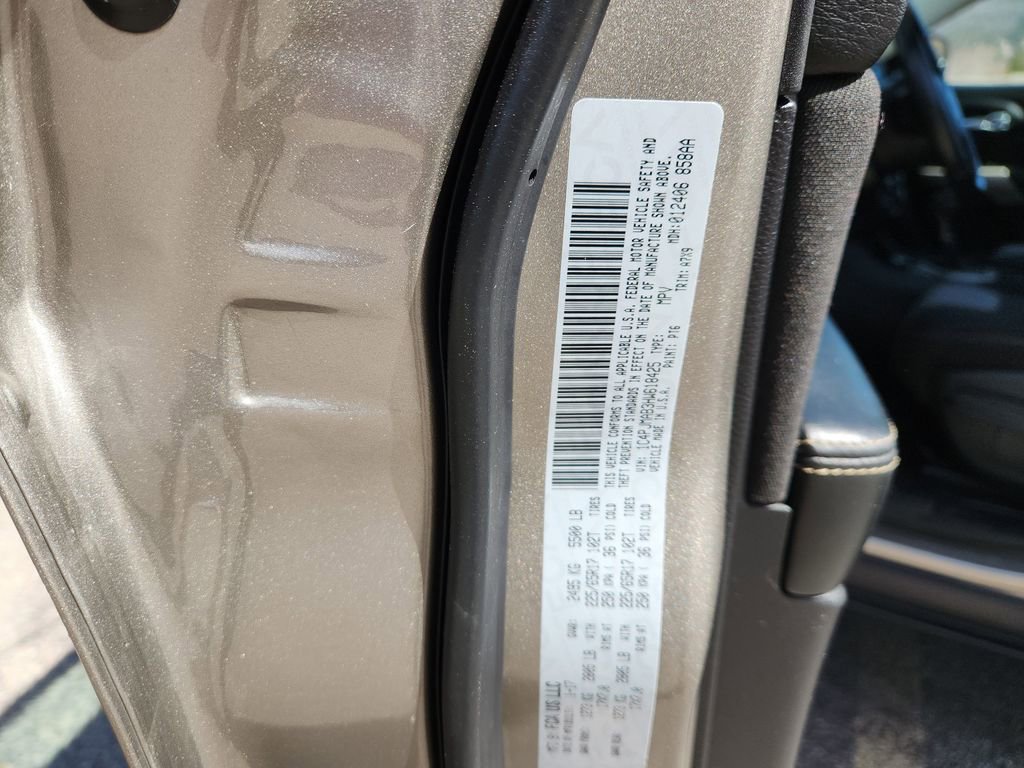 Used 2017 Jeep Cherokee Sport w/ Cold Weather Group image 14