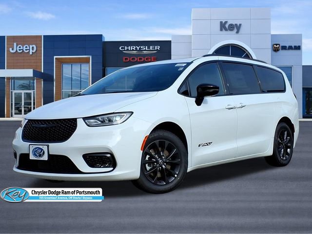 New 2025 Chrysler Pacifica Select w/ Fav Edition Package