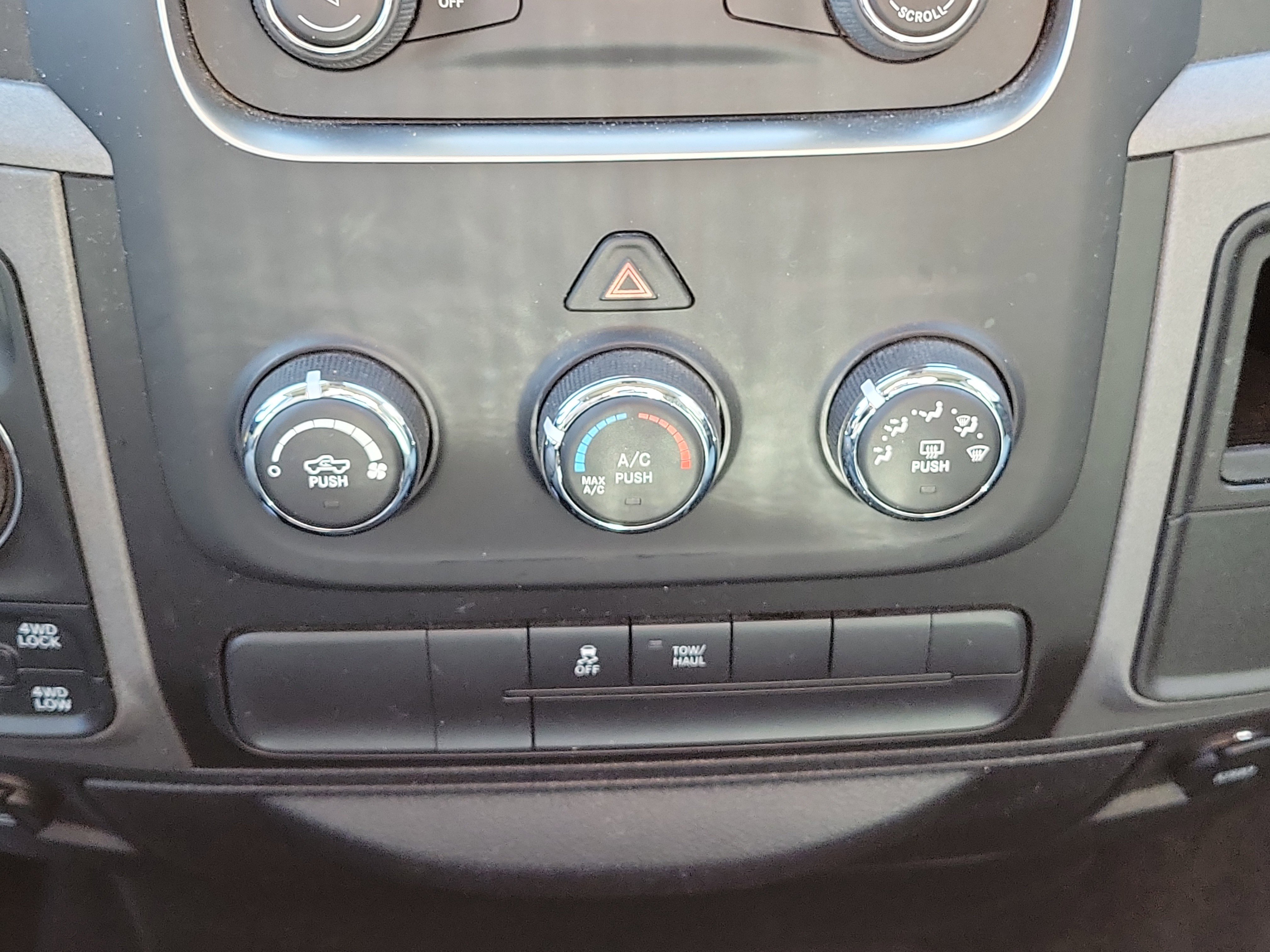 Used 2016 RAM 1500 Express image 22