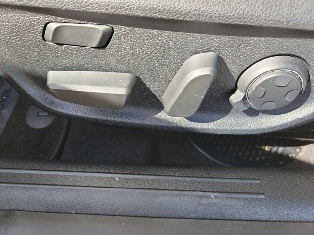 Used 2023 Genesis G70 3.3T w/ Sport Prestige Package image 24