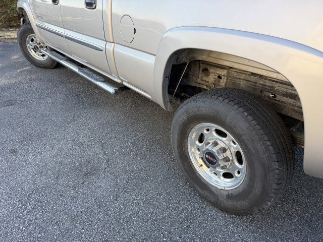 Used 2005 GMC Sierra 2500 SLT w/ Heavy-Duty Power Package AWD/4WD image 25