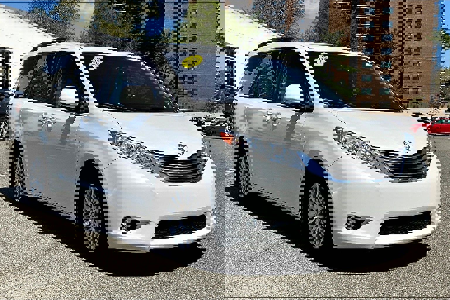 Used 2016 Toyota Sienna XLE Premium image 11