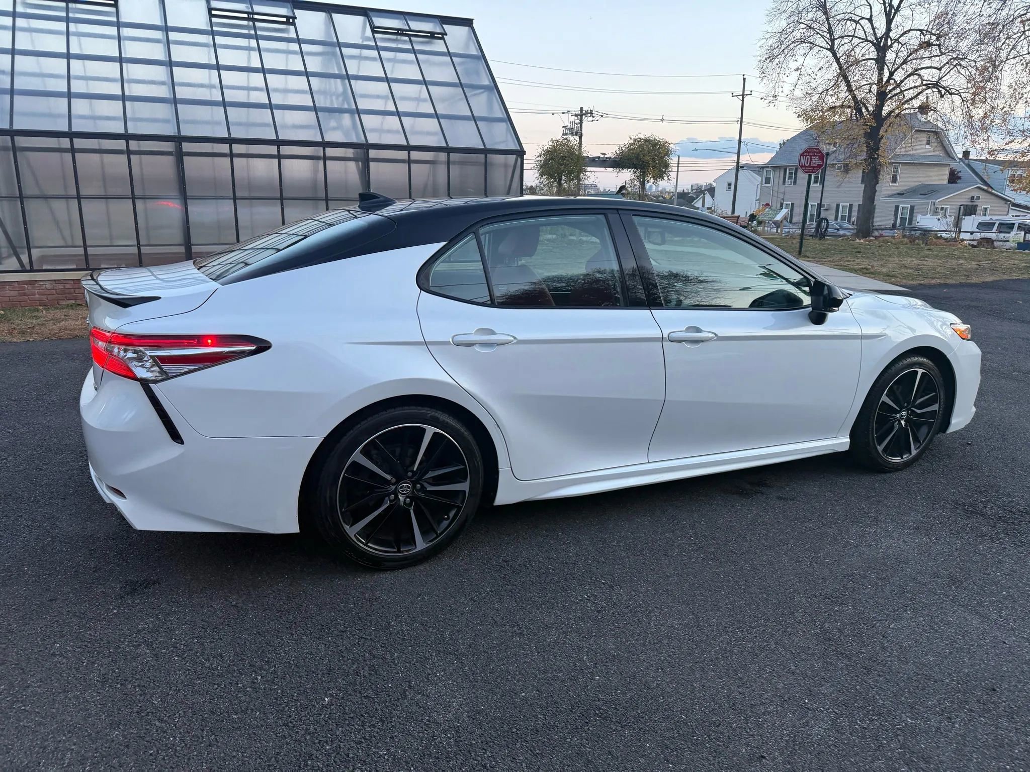 Used 2020 Toyota Camry XSE image 14