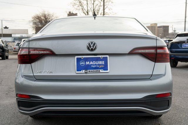 Used 2024 Volkswagen Jetta Sport image 7